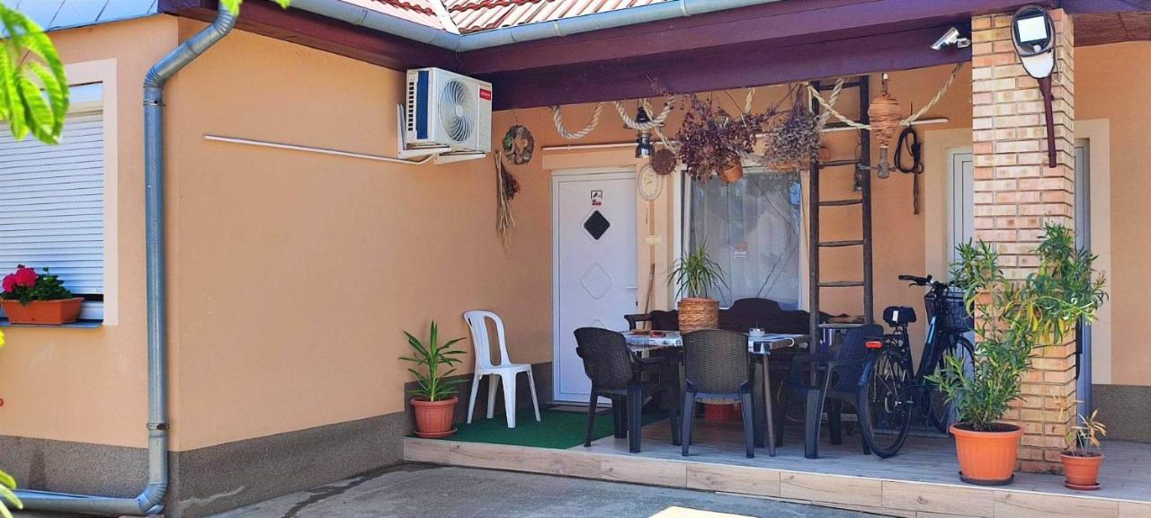 Bundik Vendeghaz Apartment Berettyóújfalu Екстериор снимка