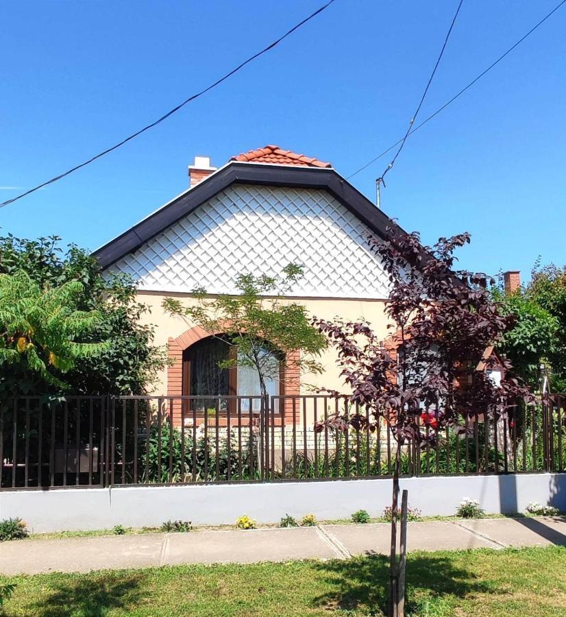 Bundik Vendeghaz Apartment Berettyóújfalu Екстериор снимка